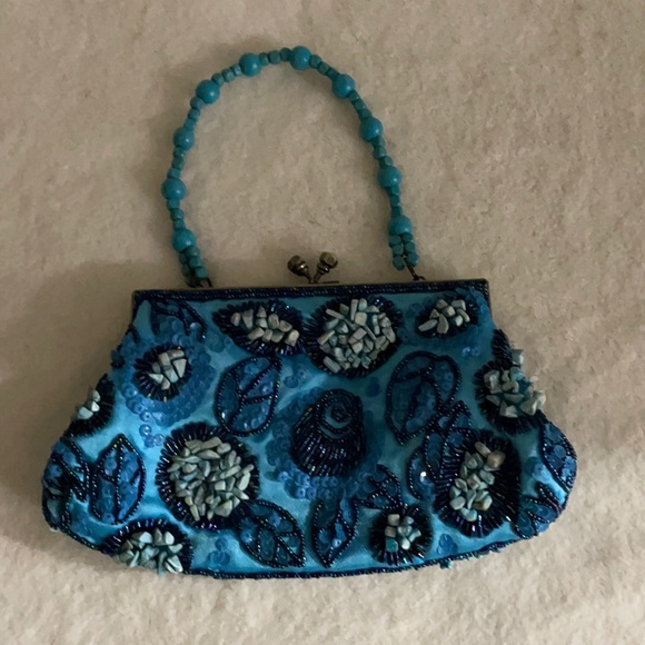 iN’s Handbags - iN’s Vintage Style Woman’s Beaded Mini Bag